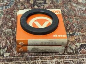 134-7236 Victor 47236 2 Oil Seals Vintage Usa Shaft Rear Axle Differential